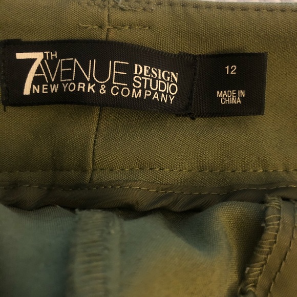 New York and Compnay capris - Picture 2 of 4